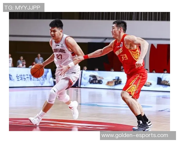 迪亚巴特场均37个前场篮板展现拼搏精神不惧对手人数全力争抢